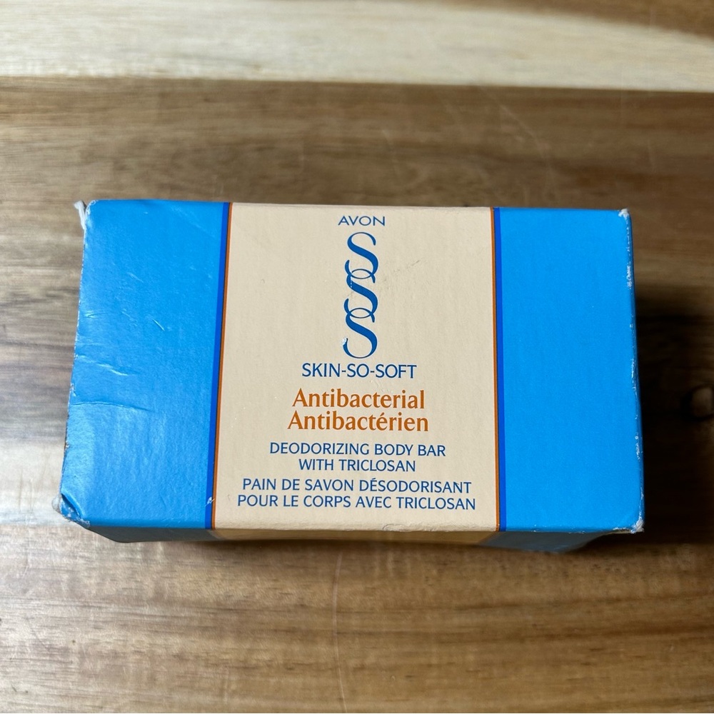 Avon Skin So Soft Antibacterial Deodorizing Body Bar Soap Original NEW 1998